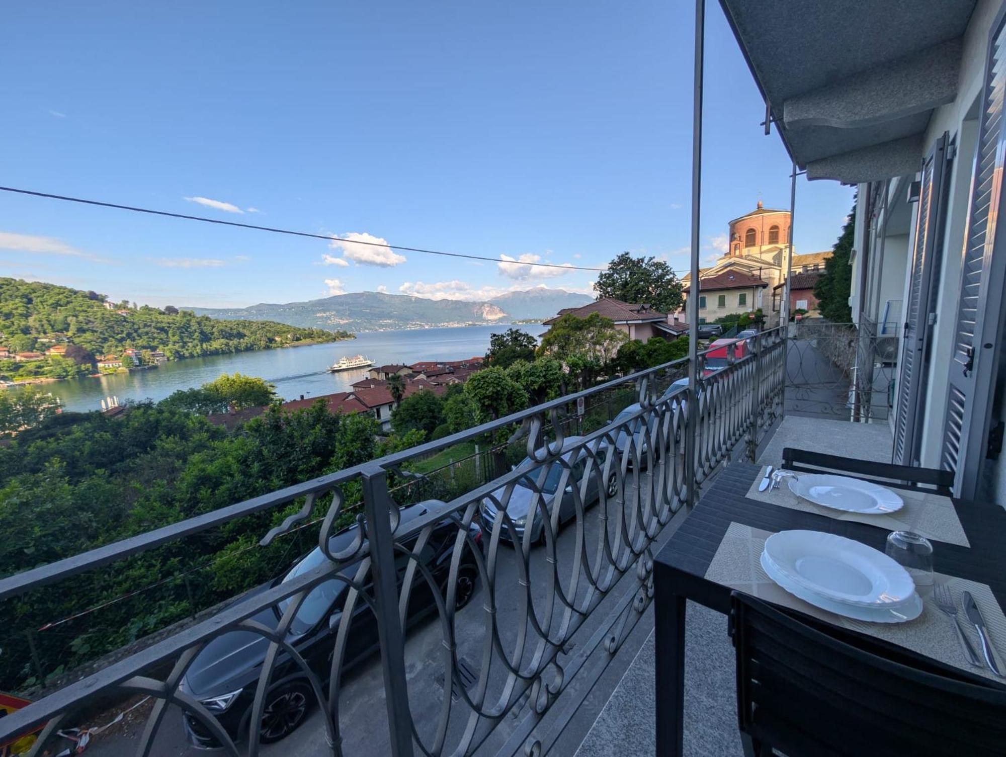 Appartamenti I Fiori Del Lago Laveno Εξωτερικό φωτογραφία