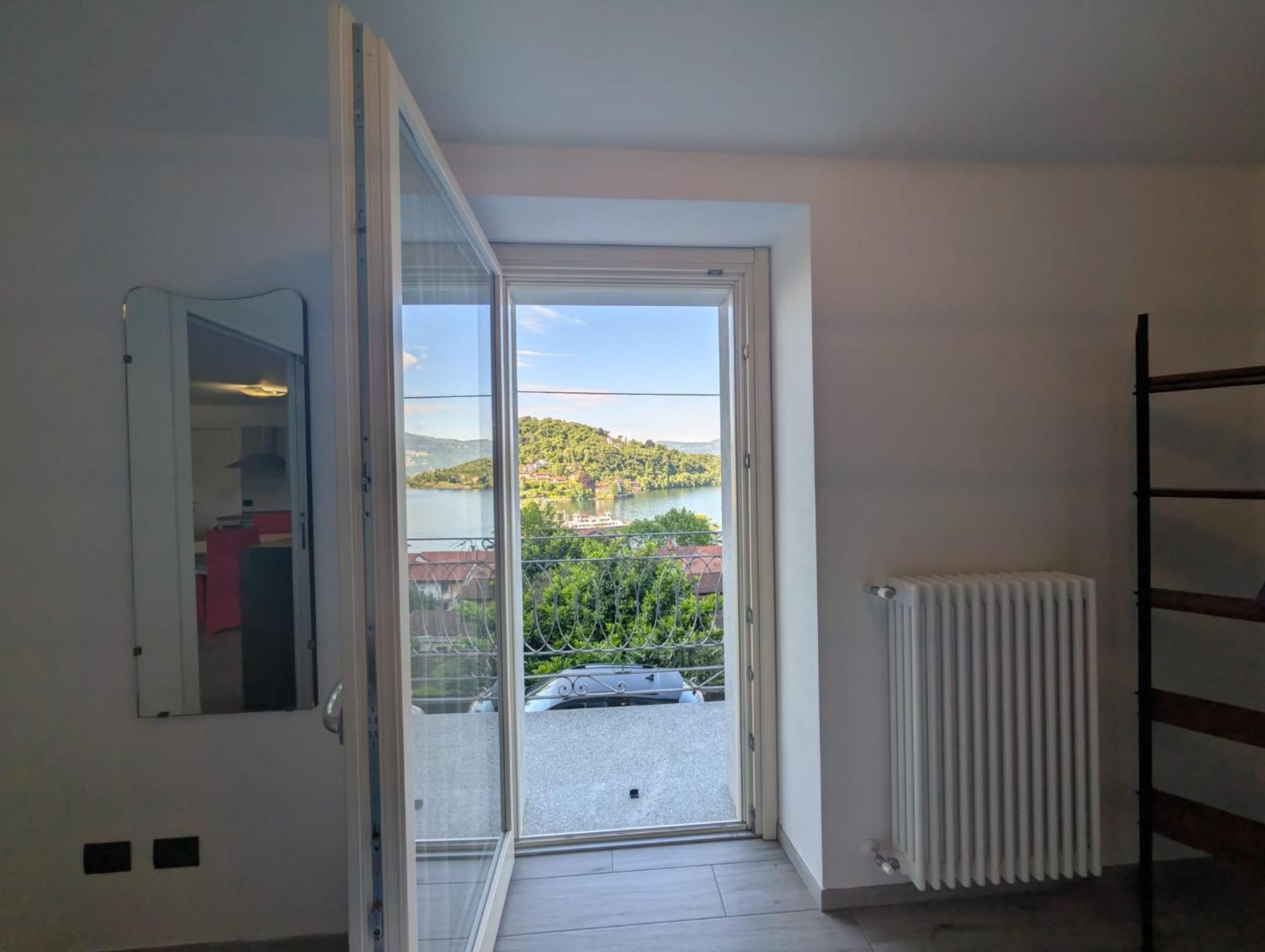 Appartamenti I Fiori Del Lago Laveno Εξωτερικό φωτογραφία